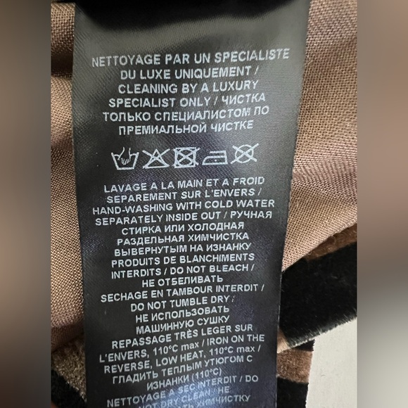 Balmain Paris Velvet Monogram Logo Top Size 40 NWOT Designer Long Sleeve Luxury - Picture 8 of 8